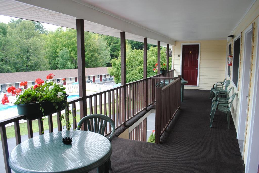 Fran Cove Motel Lake George Luaran gambar